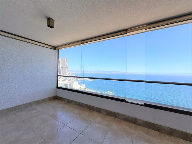 En arriendo exclusivo departamento 3dorm., en Costa de Montemar, frente al mar.  27 UF