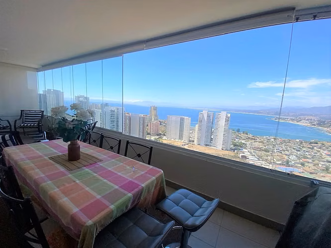En Venta, departamento de 3 dormitorios, en Costa de Montemar, Concón. 10.500 UF
