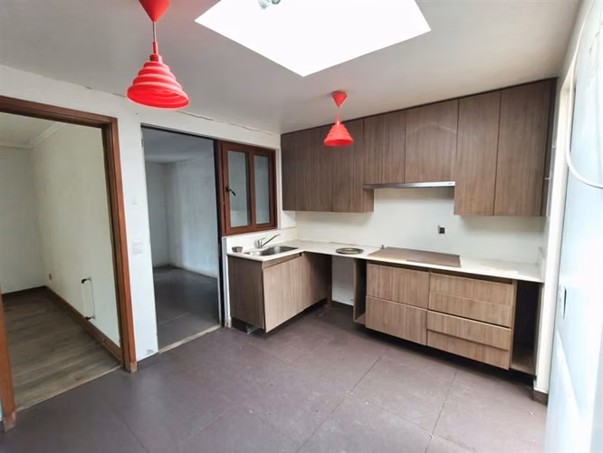 Casa en venta de 5 dorm. en Colina