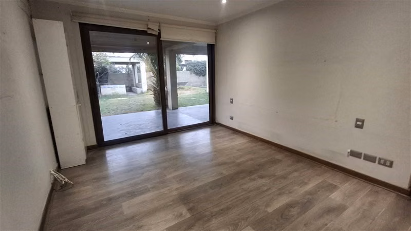 Casa en venta de 5 dorm. en Colina