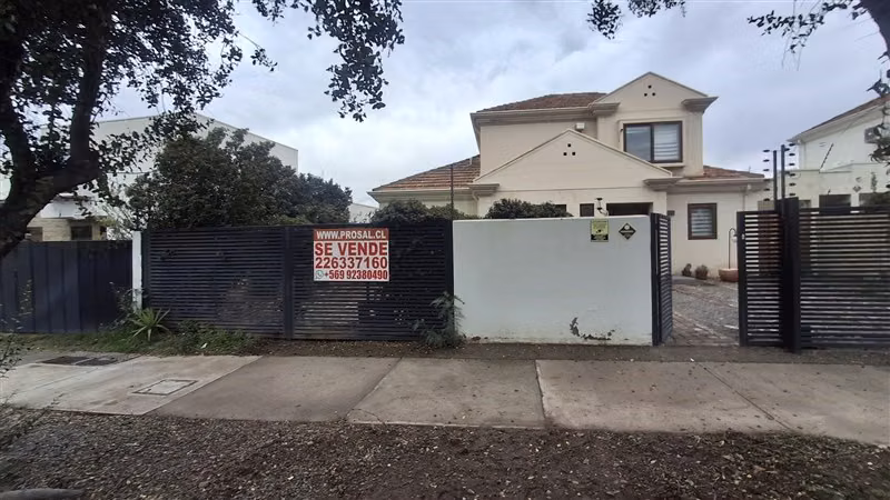 Casa en venta de 5 dorm. en Colina