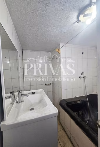 Casa en venta de 5 dorm. en Pudahuel Laguna Sur