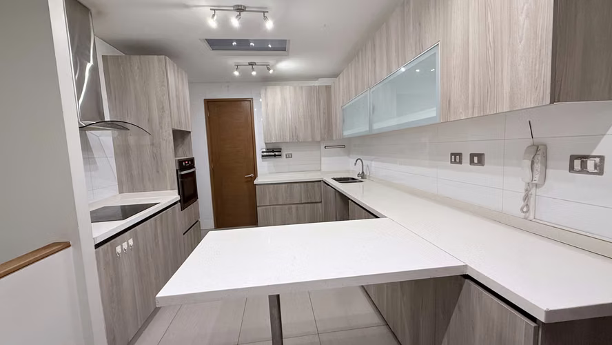 Townhouse 3 Pisos Con 4d 4b 2e Piscina