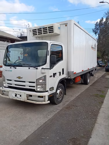 Camión 3/4 con termo refrigerado-congelado