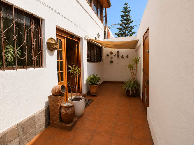 Exclusiva Casa Familiar | 7 Dormitorios | 277,54 m² Construidos | Sector Sur de Antofagasta Desde 9.793 UF