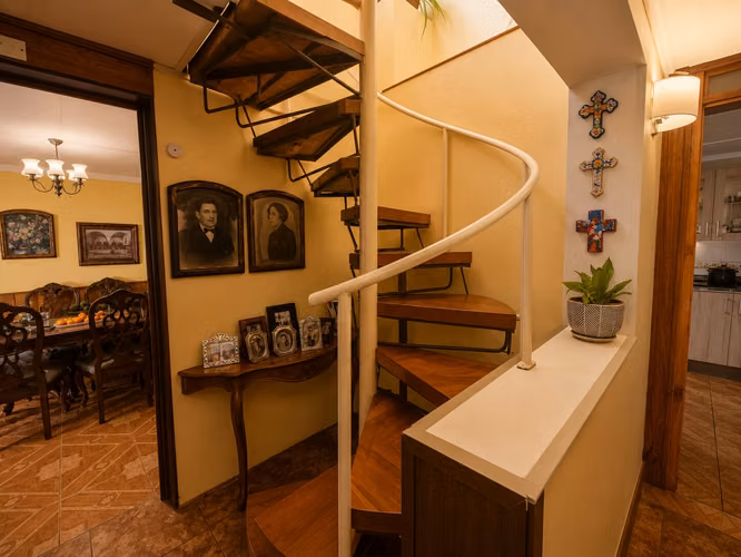 Exclusiva Casa Familiar | 7 Dormitorios | 277,54 m² Construidos | Sector Sur de Antofagasta Desde 9.793 UF