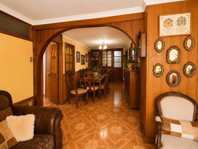 Exclusiva Casa Familiar | 7 Dormitorios | 277,54 m² Construidos | Sector Sur de Antofagasta Desde 9.793 UF