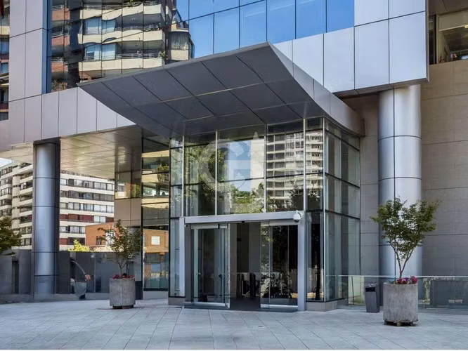 Oficina en Las Condes: Ubicación y Seguridad Premium