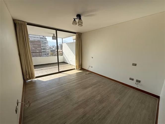 Bello Depto. en venta de 3D y 2B con 2 Estac en Providencia