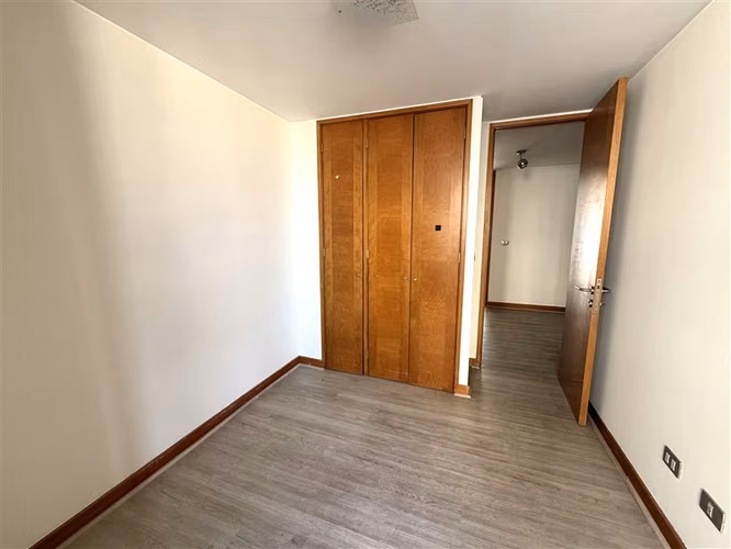 Bello Depto. en venta de 3D y 2B con 2 Estac en Providencia