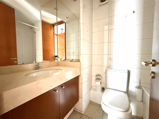 Bello Depto. en venta de 3D y 2B con 2 Estac en Providencia