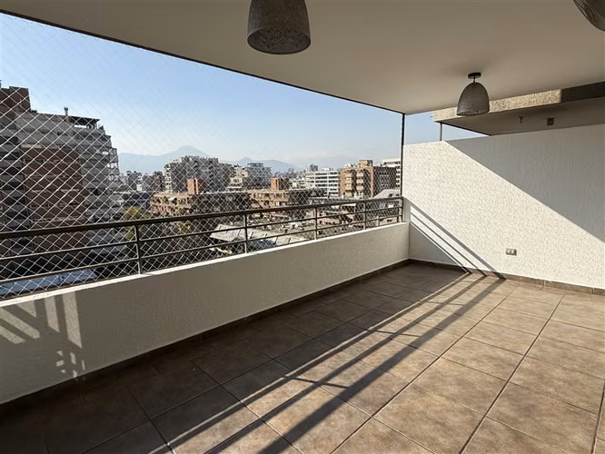 Bello Depto. en venta de 3D y 2B con 2 Estac en Providencia