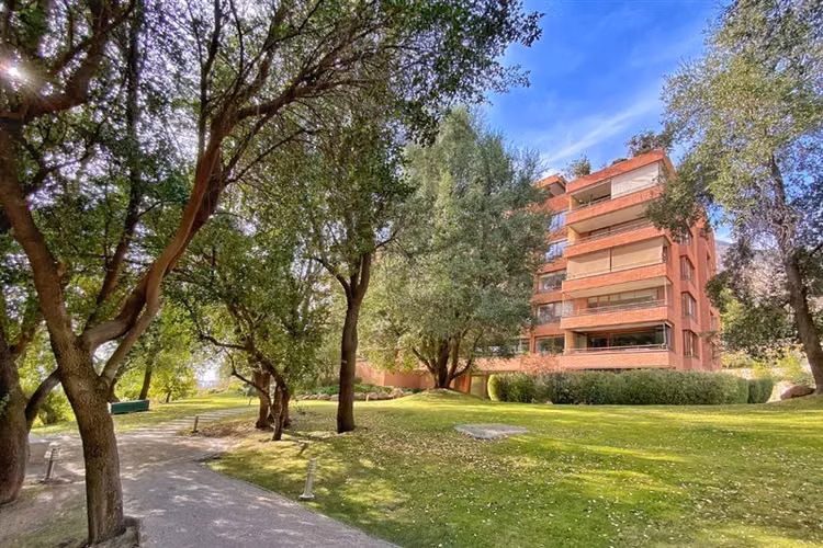Las Condes, Venta depto 4 dorm, + serv., 2 estar, parque - Imagen 27