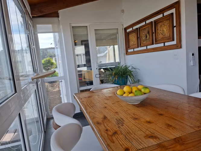 Elegante Casa en venta 5D4B en Barrio Norte Villa Alemana
