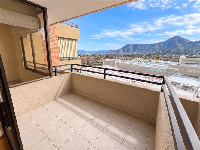 Departamento en venta de 3 dorm +servicio en Las Condes