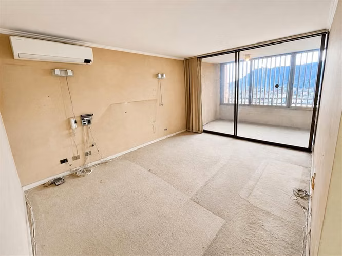 Departamento en venta de 3 dorm +servicio en Las Condes
