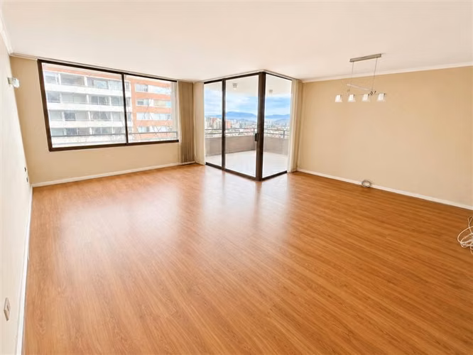 NUEVO PRECIO! Dpto venta de 3 dorm +servicio en Las Condes - Imagen 4