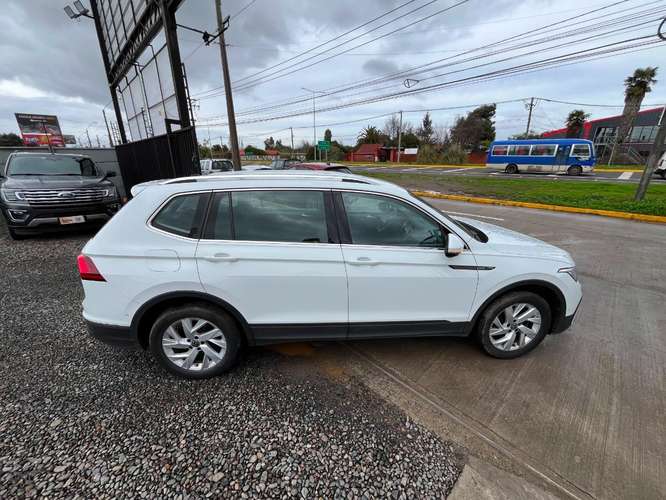 VOLKSWAGEN TIGUAN COMFORTLINE TSI 4X2 1.4 AUT 2022 - Imagen 4