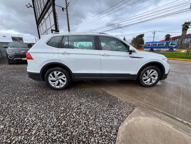 VOLKSWAGEN TIGUAN COMFORTLINE TSI 4X2 1.4 AUT 2022