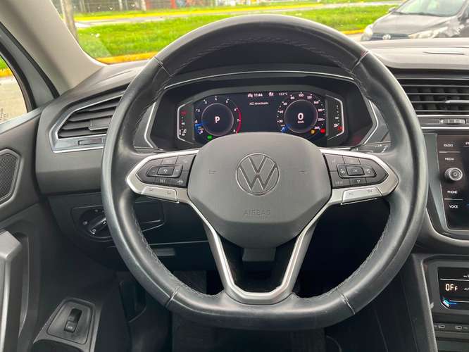 VOLKSWAGEN TIGUAN COMFORTLINE TSI 4X2 1.4 AUT 2022 - Imagen 16