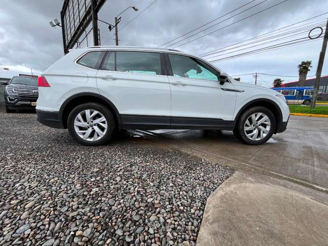 VOLKSWAGEN TIGUAN COMFORTLINE TSI 4X2 1.4 AUT 2022 - Imagen 19