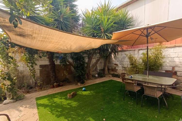 Casa con  patio espectacular - Imagen 14