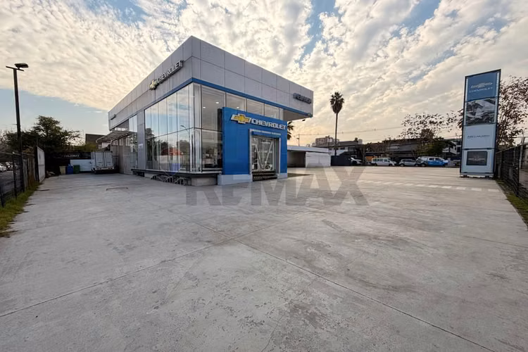 Exclusiva propiedad comercial en venta