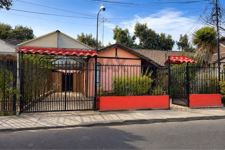 Acogedora casa en estación central