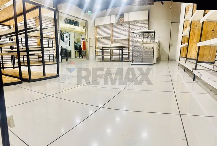 Cc apumanque lugar comercial.
