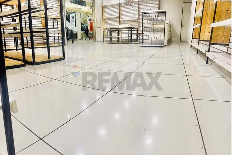 Cc apumanque lugar comercial.