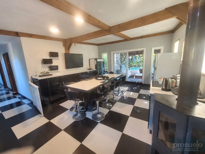 CASA PARA FAMILIA NUMEROSA EN HERMOSA PARCELA LIMACHE