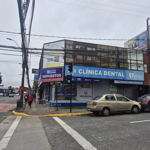 SE ARRIEDA AMPLIA PLATA COMERCIAL E PUERTO MOTT