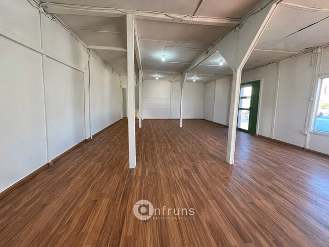 Arriendo Comercial | Propiedad con Casa, Galpón, Oficinas y Amplio Terreno