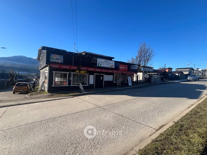 Arriendo Comercial | Propiedad con Casa, Galpón, Oficinas y Amplio Terreno