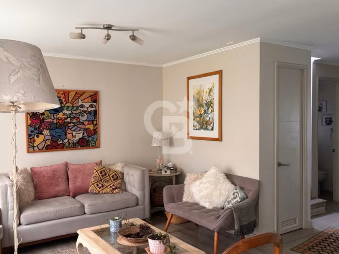Se arrienda preciosa casa a pasos de colegios