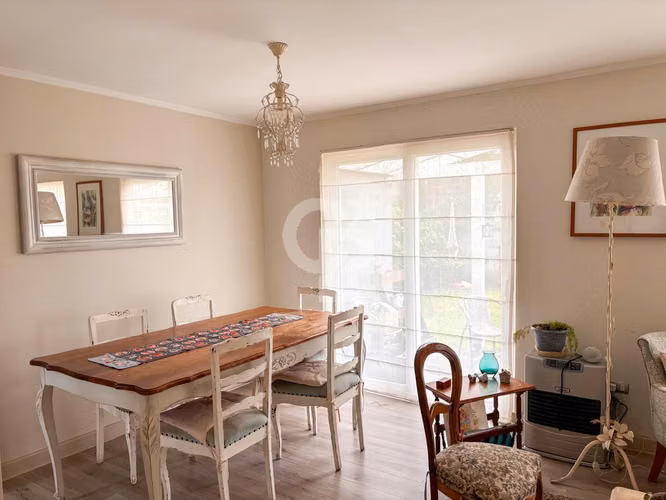 Se arrienda preciosa casa a pasos de colegios