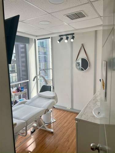 VENTA DERECHOS SALON ESTETICO SANTA BEATRIZ PROVIDENCIA 75m2 - Imagen 5