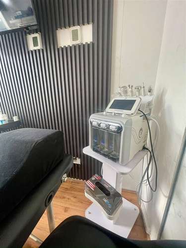 VENTA DERECHOS SALON ESTETICO SANTA BEATRIZ PROVIDENCIA 75m2 - Imagen 8