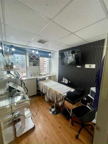 VENTA DERECHOS SALON ESTETICO SANTA BEATRIZ PROVIDENCIA 75m2 - Imagen 9