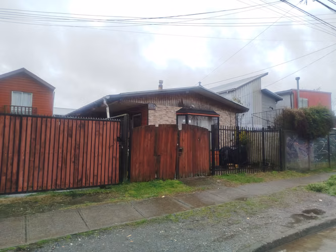SE VENDE CASA DE UN PISO, EN SECTOR BARRIOS BAJOS, VALDIVIA