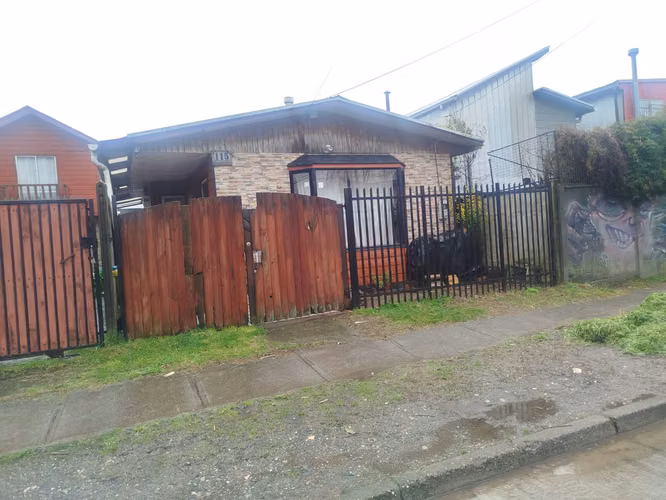 SE VENDE CASA DE UN PISO, EN SECTOR BARRIOS BAJOS, VALDIVIA