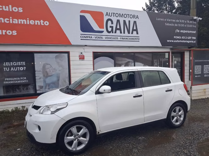 TOYOTA URBAN CRUISER LE 1.3 2013