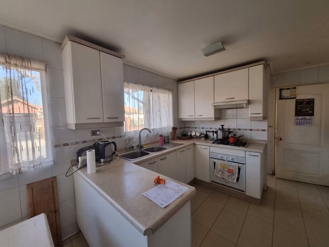 Vende Casa esquina en barrio Residencial San Andres, Comuna de Machali.