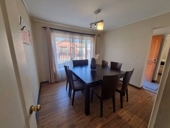 Vende Casa esquina en barrio Residencial San Andres, Comuna de Machali.