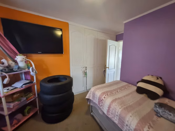 Vende Casa esquina en barrio Residencial San Andres, Comuna de Machali.