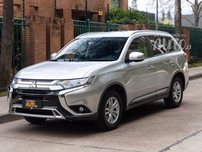 Mitsubishi Outlander 2.0 4X2 At 5P 2020