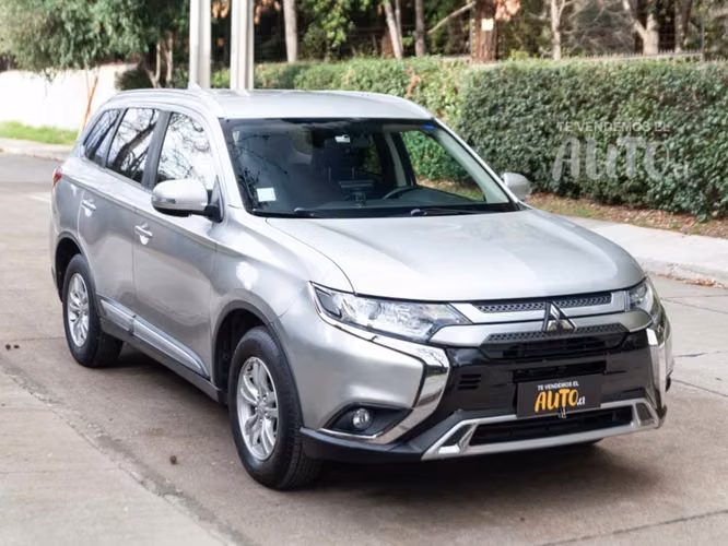 Mitsubishi Outlander 2.0 4X2 At 5P 2020