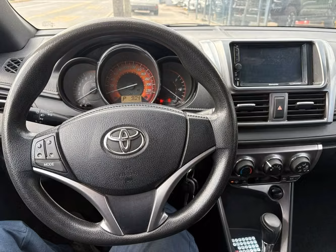 TOYOTA YARIS 2016