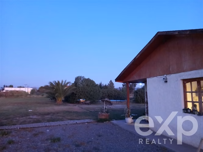 Parcela en venta en 3 dorm 3 baños Talagante