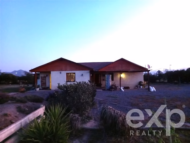Parcela en venta en 3 dorm 3 baños Talagante